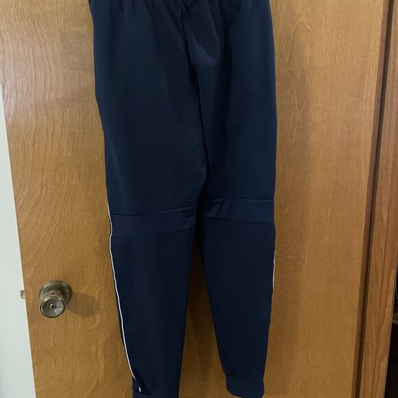 Boy's Under Armour Loose Fit Navy Sweat Pants Joggers, Size Youth Large, EUC - Picture 3 of 8